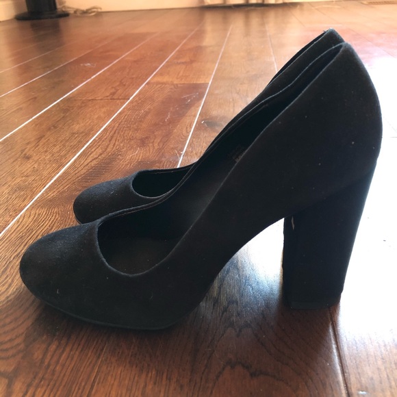 Le Chateau suede block heels - Picture 1 of 3